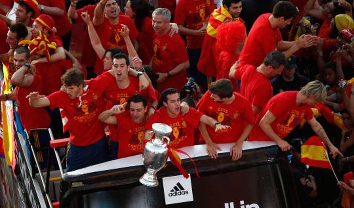 Ribuan warga Spanyol di Madrid sambut trofi Euro 2012
