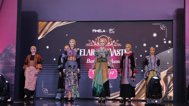 Wali Kota Tarakan Khairul dan Istri Tampilkan Pesona Wastra Tarakan di Parade Wastra Nusantara 2025