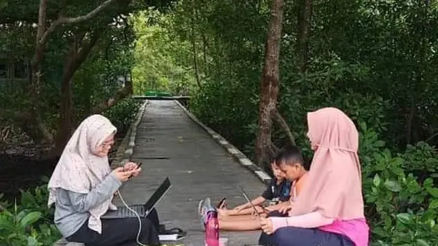 Guru Mencari Sinyal