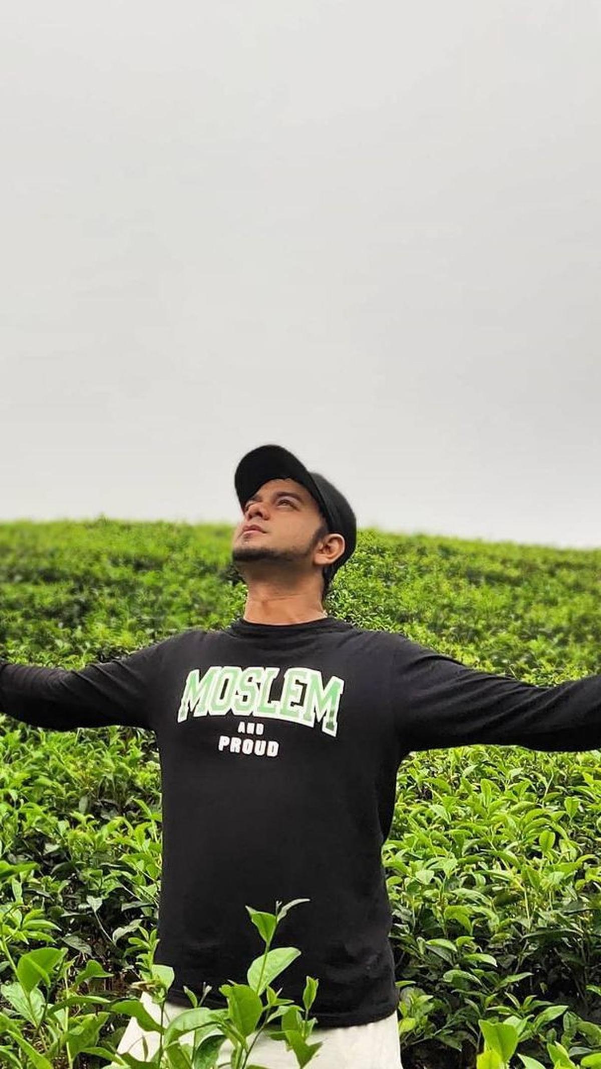 Resmi Bercerai dengan Henny Mona <br>
