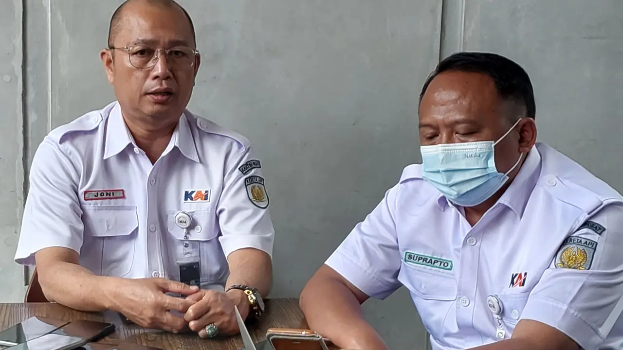 VP Public Relation PT KAI (Persero) Joni Martinus mengatakan kalau pemenuhan kebutuhan impor KRL dari Jepang adalah hal yang mendesak. (Arief/Liputan6.com)