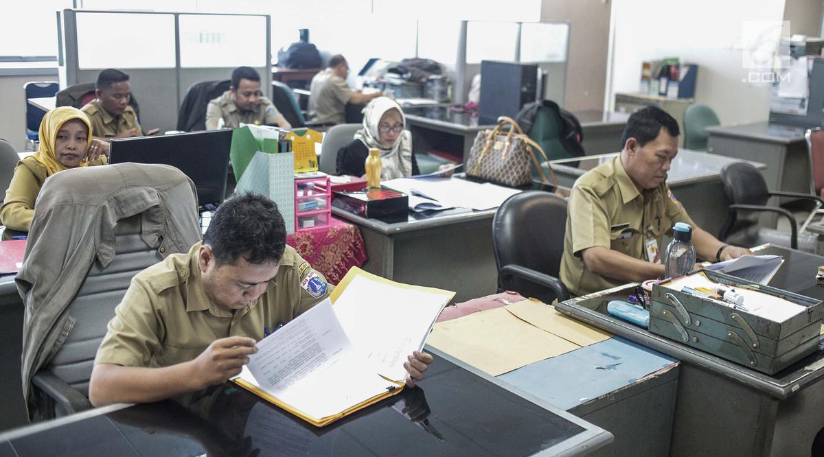 Hari Pertama Masuk, PNS DKI Jakarta Langsung Aktif Bekerja
