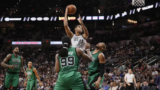 San Antonio Spurs versus Philadelphia 76ers 