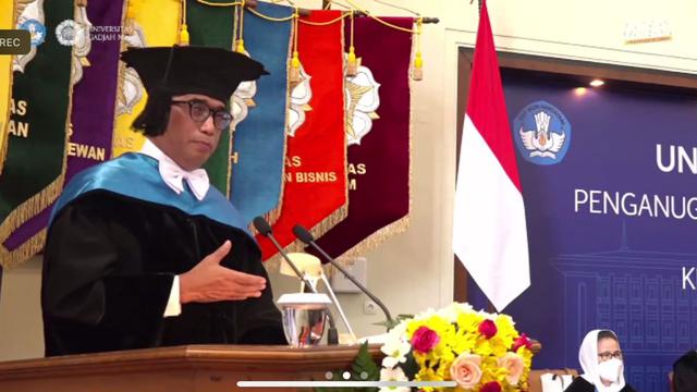Menteri Perhubungan (Menhub) Budi Karya Sumadi mendapatkan Gelar Doktor Kehormatan (Doctor Honoris Causa) dari Universitas Gadjah Mada (UGM) pada Senin 23 Mei 2022.