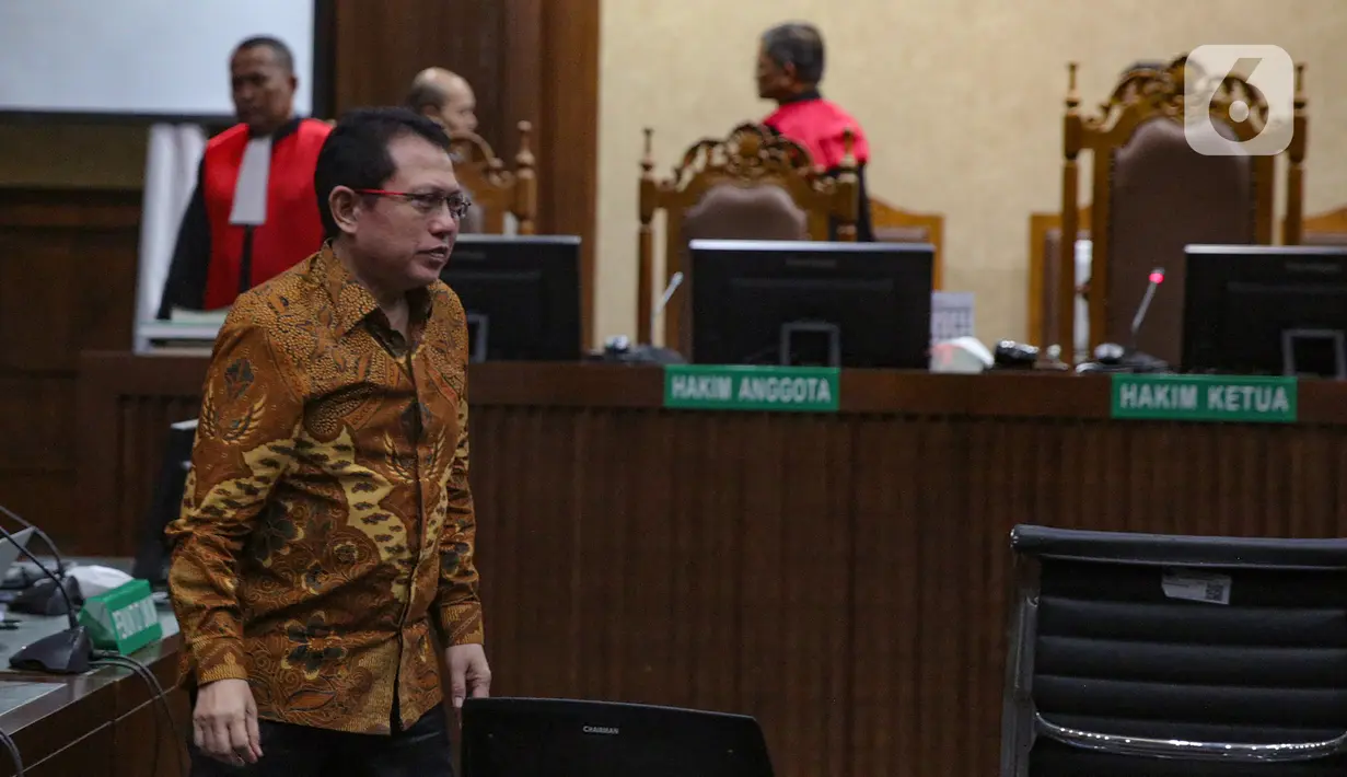 Majelis Hakim memvonis Sekretaris MA nonaktif itu dengan hukuman enam tahun penjara. (merdeka.com/Arie Basuki)