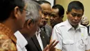 Menhub Ignasius Jonan (kanan) saat berada di Kompleks Parlemen, Senayan, Jakarta, Selasa (29/9/2015). Komisi V membahas anggaran kementerian dan lembaga mitra kerja Komisi V tahun 2016. (Liputan6.com/Johan Tallo)