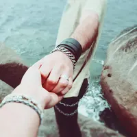 Setidaknya kamu perlu sedikit mengingat bahwa dulu aku juga pernah berjuang untuk memberikanmu kebahagiaan, walaupun nyatanya aku gagal!