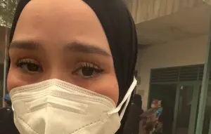 Zaskia Adya Mecca Tak Kuasa Menahan Tangis saat Bantu Padamkan Karhutla