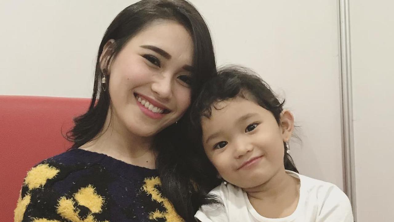 [Bintang] Ayu Ting Ting