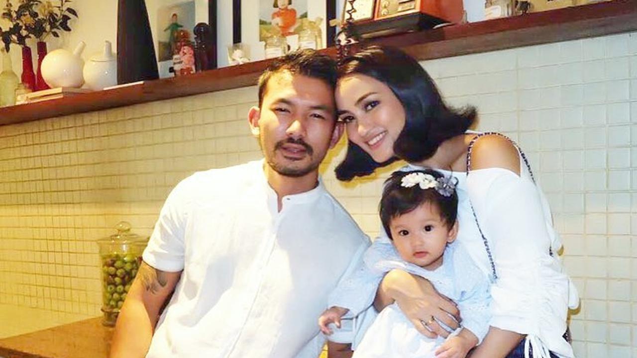[Bintang] Atiqah Hasiholan dan Rio Dewanto