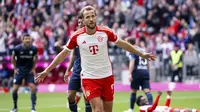 Striker Bayern Munchen, Harry Kane, merayakan gol yang dicetaknya ke gawang VfL Bochum di Allianz Arena, Munchen, Sabtu (23/9/2023) malam WIB. Harry Kane mencetak tiga gol dan dua assist dalam pertandingan ini. (Sven Hoppe/dpa via AP)