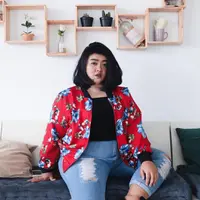 Badan gemuk bukan masalah buat selebgram ini tampil eksis! (Sumber foto: tiraemon/instagram)