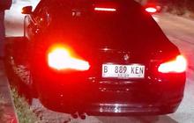 BMW Ngebut Disopiri Pelajar Tajir Berseragam SMA Tabrak Pemotor hingga Kritis di Cipondoh