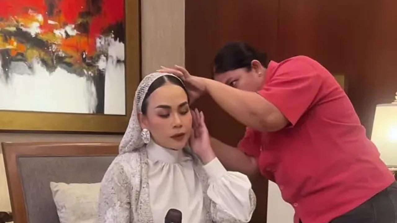 7 Potret Melaney Ricardo Jadi MC Buka Puasa, Dapat Berkah Ramadhan