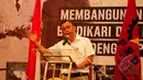 Ketua Umum PRD, Agus Jabo Priyono berpidato pada Kongres PRD ke-8 di Hotel Acacia, Jakarta, Selasa (24/3/2015). Pada kongres kali ini, PRD akan berjuang untuk menjadi salah satu kontestan dalam Pemilu 2019 nanti.(Liputan6.com/Yoppy Renato)