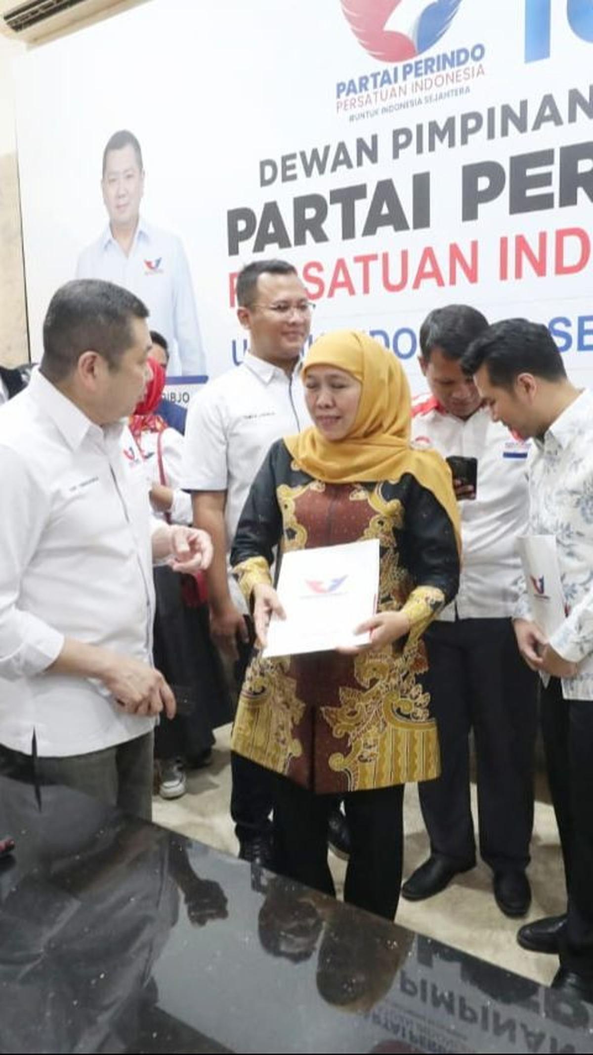 HT, sapaan akrab Hary Tanoesoedibjo, mengungkapkan bahwa alasan Perindo mendukung Khofifah dan Emil lantaran <i>track record</i> keduanya yang baik dalam memimpin Jawa Timur lima tahun sebelumnya.