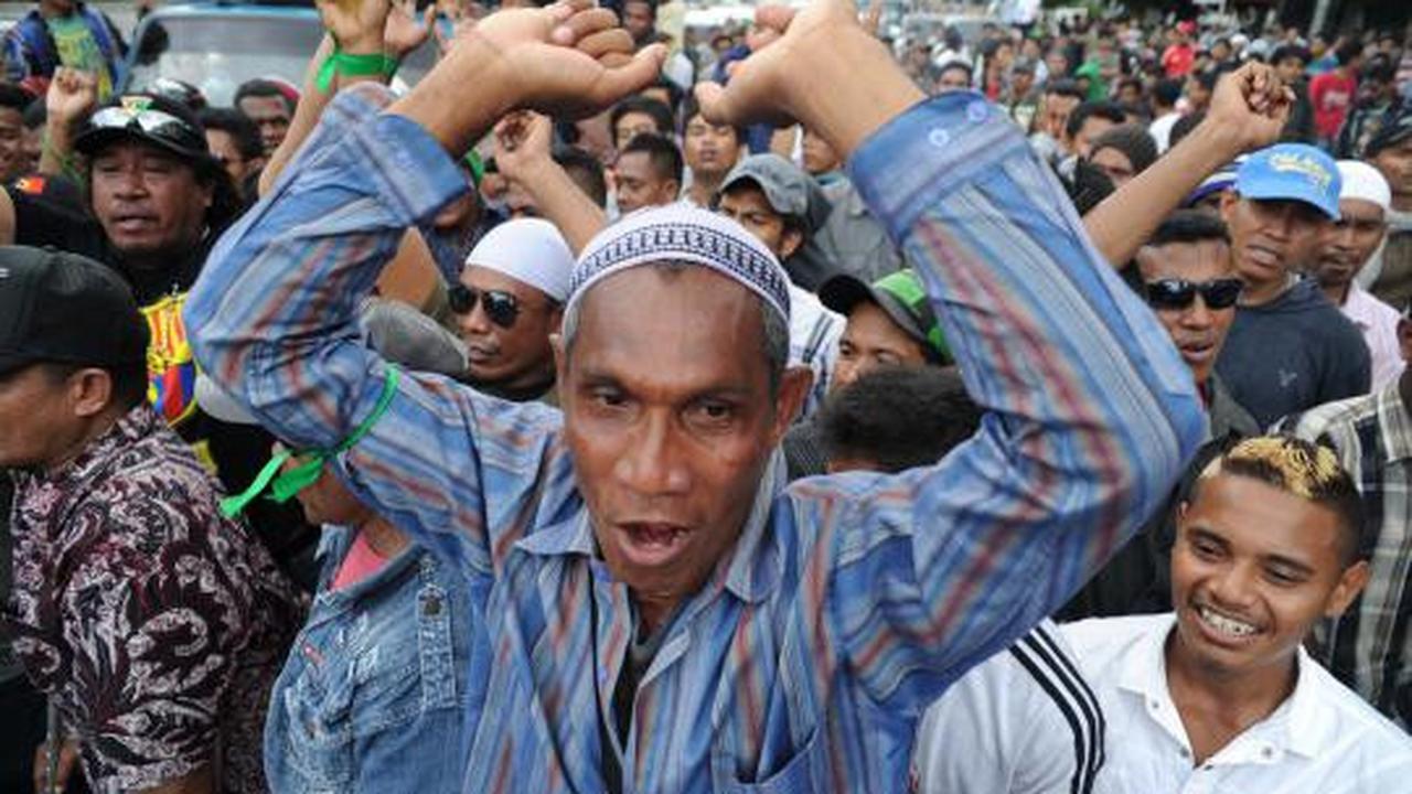 Massa kontra John Kei gelar aksi di depan PN Jakarta Pusat