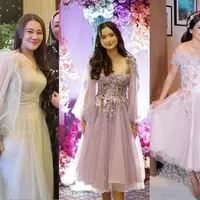 Di ultah Ashanty ke-40, banyak tamu undangan yang hadir kenakan ball gown ala princess. Mulai dari Aaliyah Masadi, Sarah Menzel hingga Titi Kamal. Siapa yang paling menawan? [@angelinasondakh09 @sarah_menzel @titi_kamall]