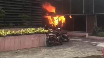 Kebakaran di Kantor Kemenkumham Padam, Petugas Lakukan Pendinginan