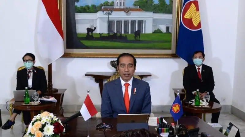 Presiden Jokowi mengikuti KTT ASEAN Plus Three (APT) Khusus COVID-19 didampingi oleh Menlu Retno dan Menkes Terawan pada Selasa 14 April 2020.