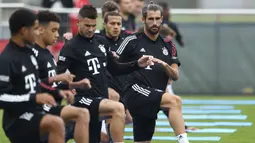 Pemain Bayern Munchen saat mengikuti sesi latihan jelang bergulirnya kompetisi Liga Jerman di Munich, Jerman, Sabtu (12/9/2020). Bayern Munchen akan menghadapi Schalke pada laga pembuka kompetisi Liga Jerman musim 2020/2021. (AP Photo/Matthias Schrader)