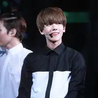 Album kedua EXO, Exodus mencatat sejarah untuk kedua kalinya.