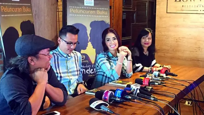 [Bintang] Ussy Sulistiawaty