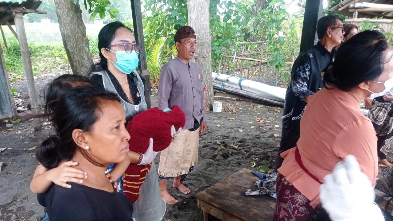 Warga Buleleng Temukan Bayi di Pantai, Ibu Diduga ODGJ Melahirkan Sendiri
