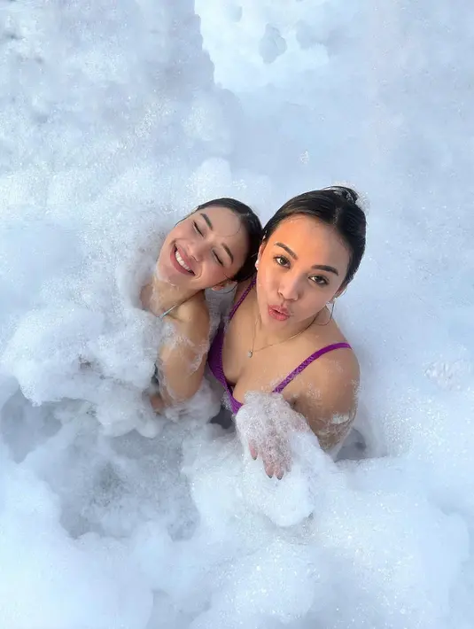 Sang selebgram memang dikenal punya tubuh ideal dan fit karena rajin olahraga. [Instagram.com/lulalahfah]