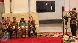 Presiden Jokowi saat memberi kata sambutan pada peringatan Hari Habitat Dunia 2015 di Istana Negara, Jakarta, Selasa (6/10). Hari Habitat Dunia diperingati setiap Senin pertama Oktober. (Liputan6.com/Faizal Fanani)