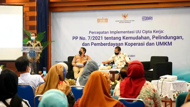 KemenkopUKM Sosialisasikan Percepatan Implementasi PP No 7/2021 Bagi Pelaku UMKM Bandung