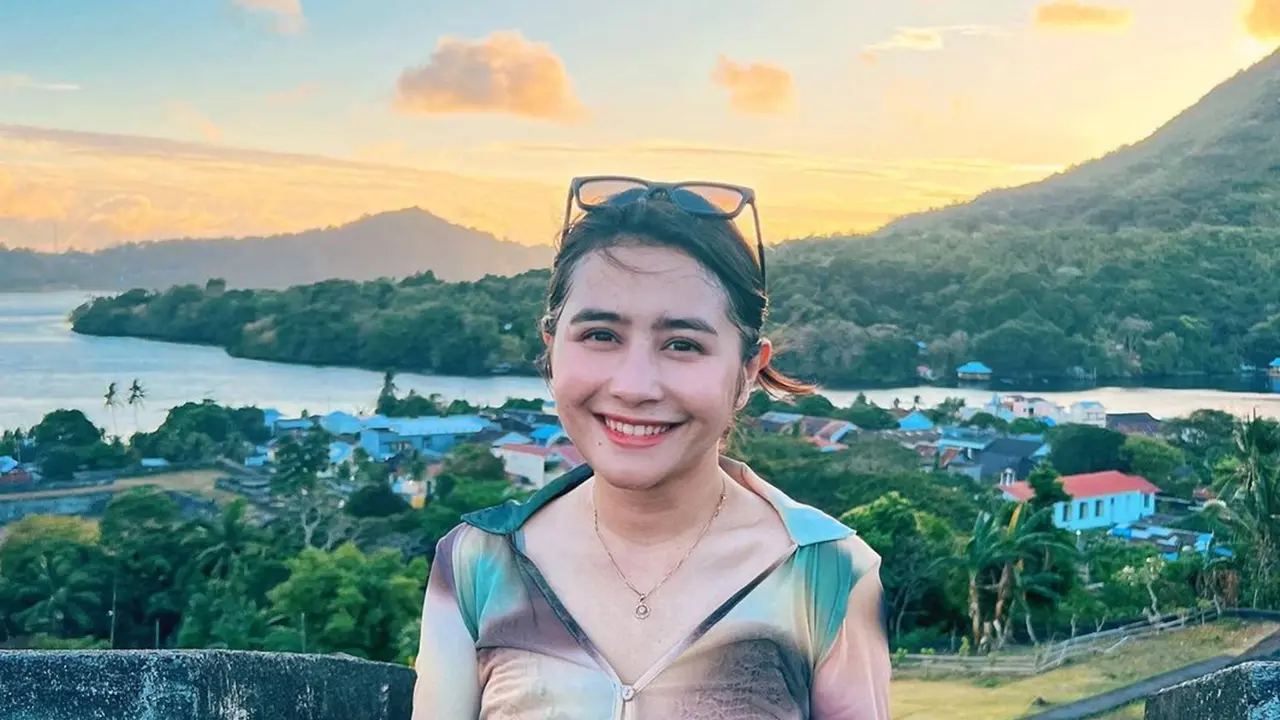 Wujudkan Impian, Ini Potret Prilly Latuconsina Rayakan Ultah di Banda Naira