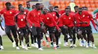 Senegal berada dalam semangat tinggi dalam latihan sebelum menghadapi Jepang (Image: EPA)