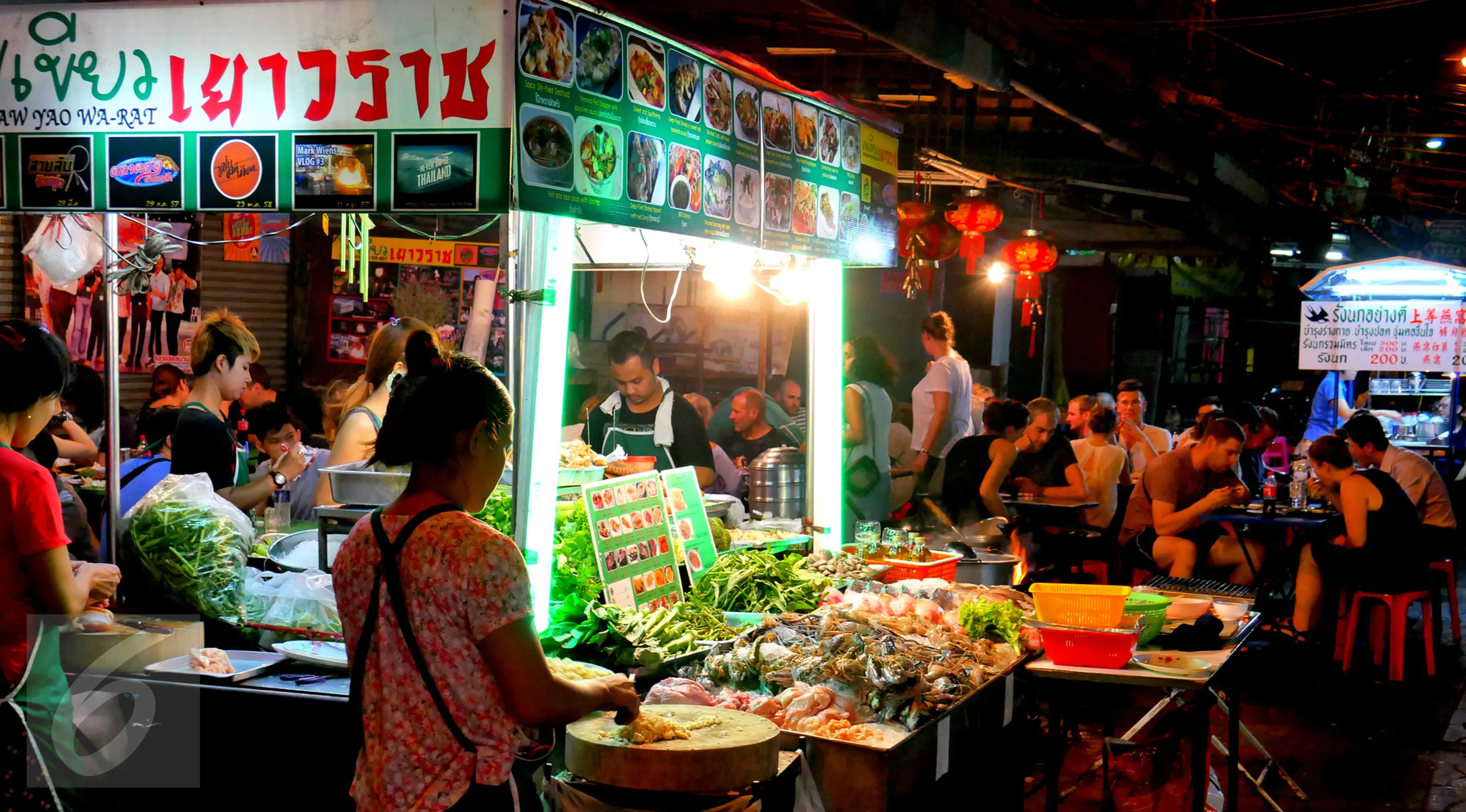 Suasana Street Food di Kota Bangkok (iStockphoto)
