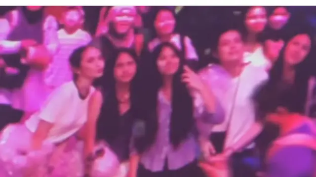 Shafeea Ahmad liburan di Singapura. [@film_bnww/m.aubreyg]