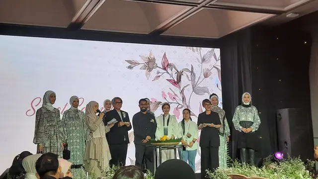 Apa Bedanya Pakaian Berbahan Satin dan Sutra?