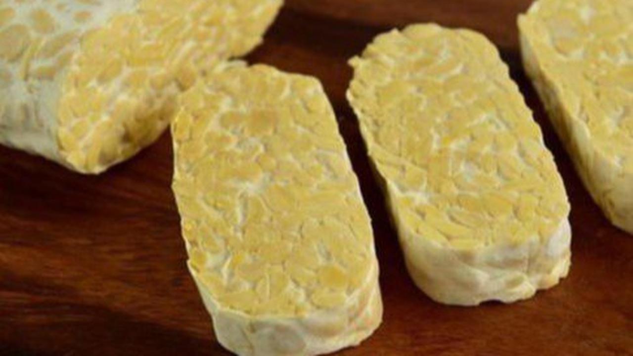 Masak Tempe Berakhir Kocak, Sudah Diiris Nempel Lagi