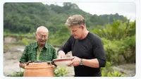 Chef Gordon Ramsay Belajar Masak Rendang Padang dari William Wongso. (dok.Twitter @kih_yun/https://twitter.com/kih_yun/status/1264387569539641347/Henry)