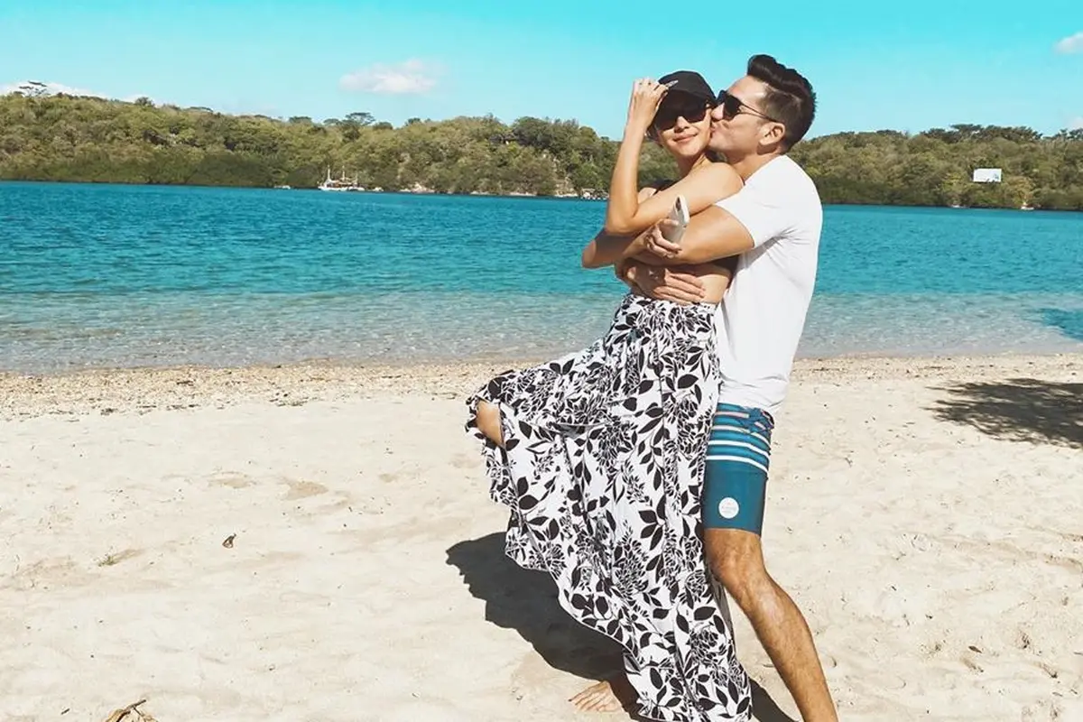 [Fimela] Nana Mirdad dan Andrew White