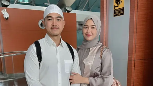 Umumkan Hamil ketika Umrah, Ini 6 Potret Erina Gudono dan Kaesang di Tanah Suci
