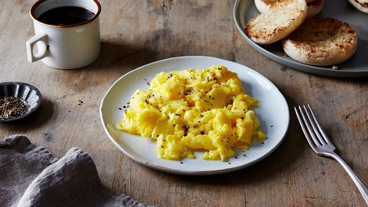Resep Mudah Membuat Scramble Egg Tampak Sempurna