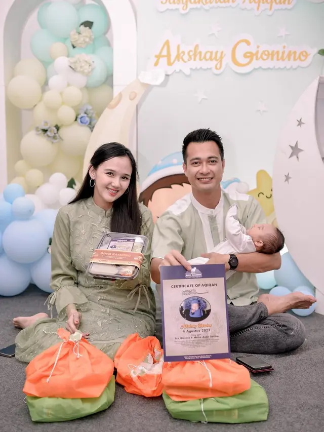 Eza Gionino gelar aqiqah untuk anak bungsunya (Instagram/ezagi/ma_coritha)