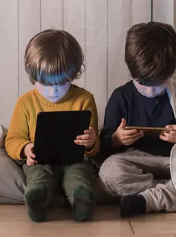 Sahabat Fimela, yuk simak strategi untuk digital detoks yang bisa dilakukan anak bersama keluarga! [Dok/freepik.com]