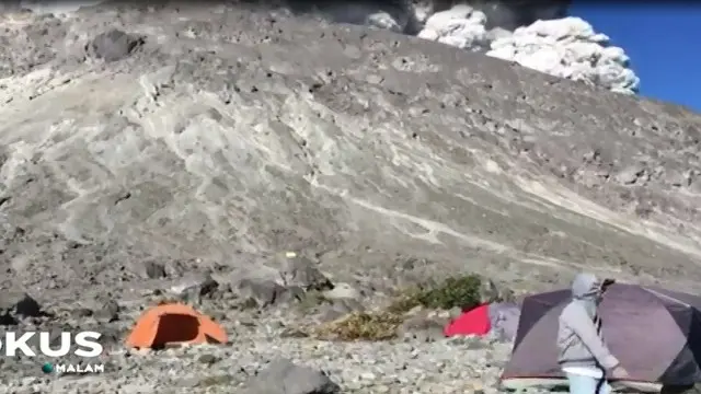 Setibanya di base camp pendakian Bara Meru, para pendaki diistirahatkan untuk memulihkan kondisi mereka yang syok.