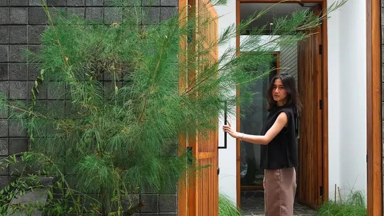 6 Potret Rumah Baru Keisya Levronka Bergaya Jepang, Estetik dengan Elemen Kayu