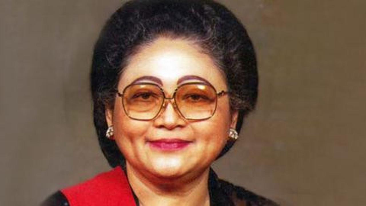 Kisah Ibu Tien Soeharto dan ramalan penjual batu akik