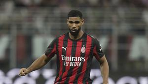 Ruben Loftus-Cheek dari AC Milan menguasai bola dalam laga Serie A antara AC Milan dan Cremonese di Stadion San Siro, Milan, Italia, Sabtu, 23 Agustus 2025. (AP Photo/Luca Bruno)