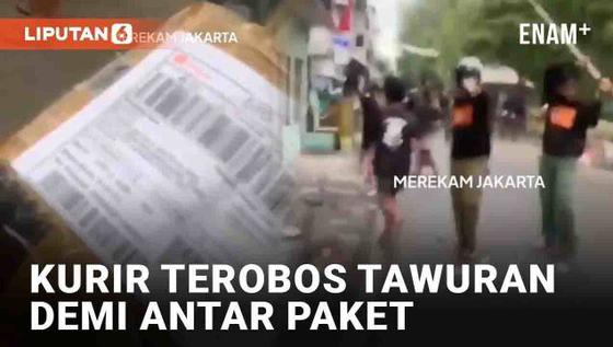 VIDEO: Aksi Nekat Kurir Terobos Tawuran di Johar Baru Demi Antar Paket