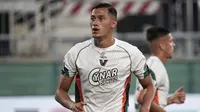 Jay Idzes saat memperkuat Venezia dalam laga di kandang Fiorentina dalam laga lanjutan Serie A 2024/2025, Minggu (25/8/2024). (Dok. Venezia)