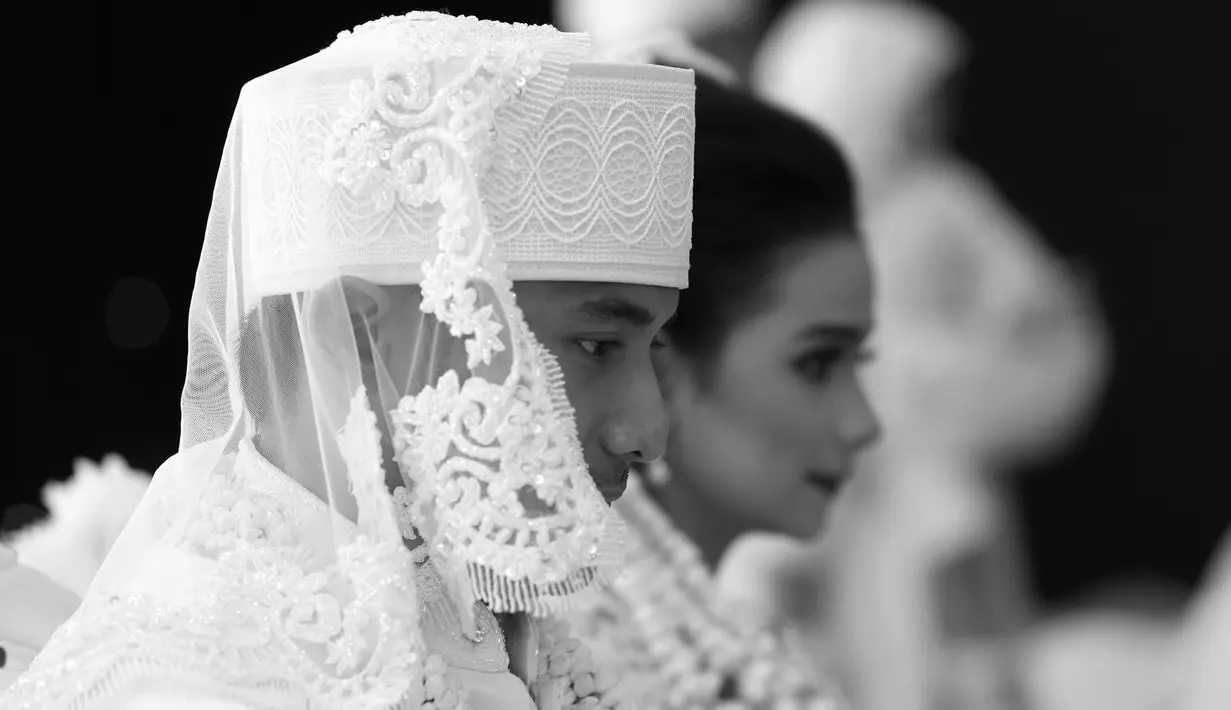 Wajah tegang Hengky Kurniawan saat menjalani akad nikahnya dengan Sonya Fatmala. (Galih W. Satria/bintang.com)